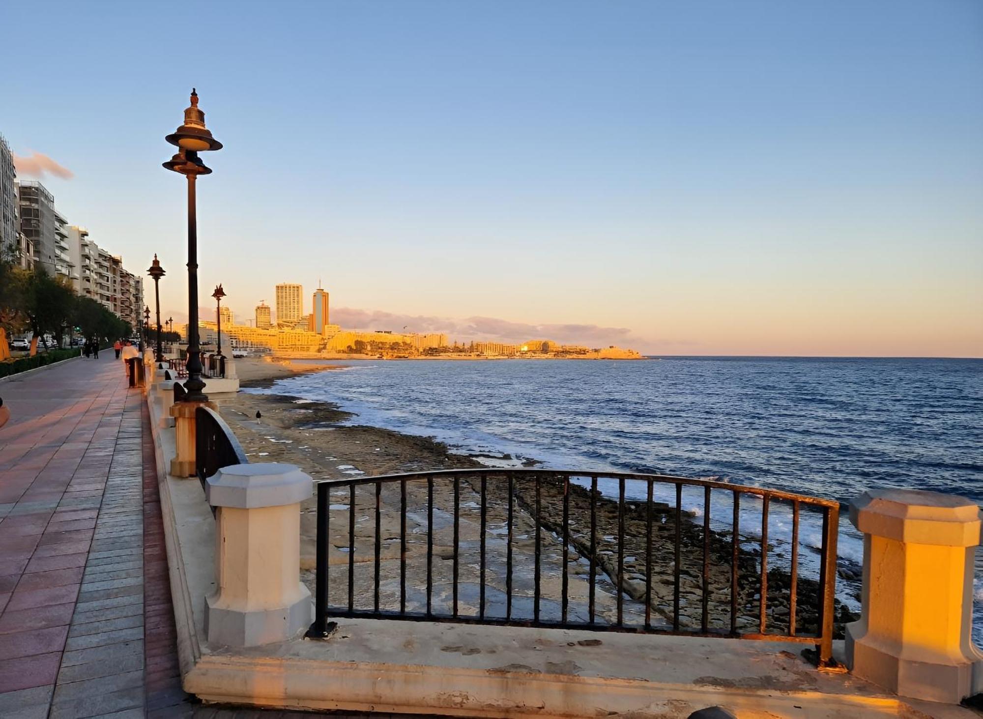 Sliema Cosy Penthouse With Bbq Apartment Exterior photo