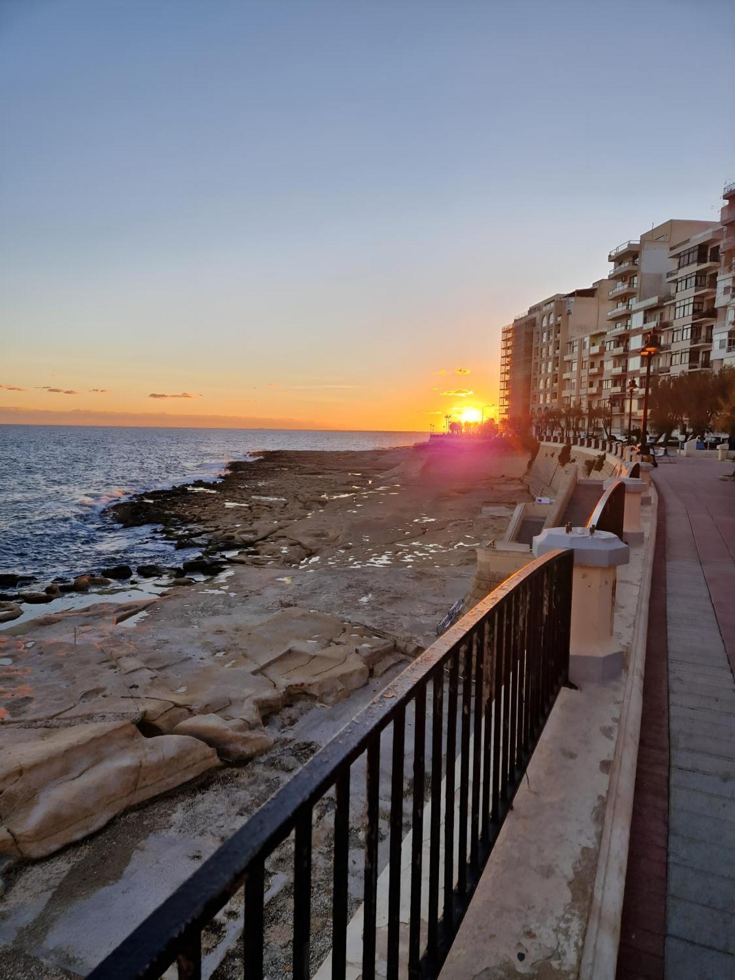 Sliema Cosy Penthouse With Bbq Apartment Exterior photo